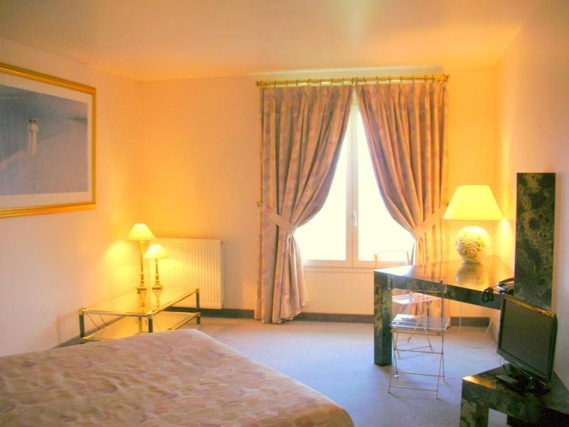 Crispol Hotel Saint-Père Екстериор снимка