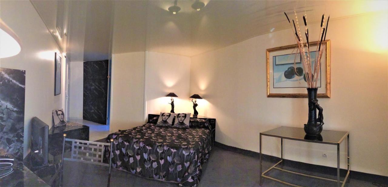 Crispol Hotel Saint-Père Екстериор снимка